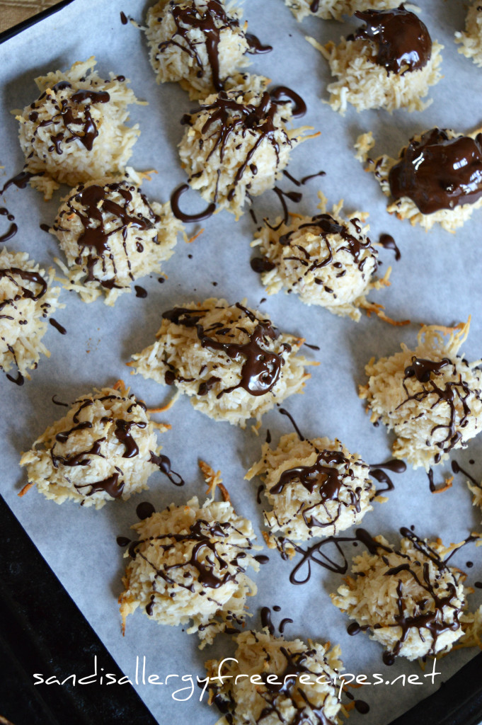 Triple Coconut Macaroons