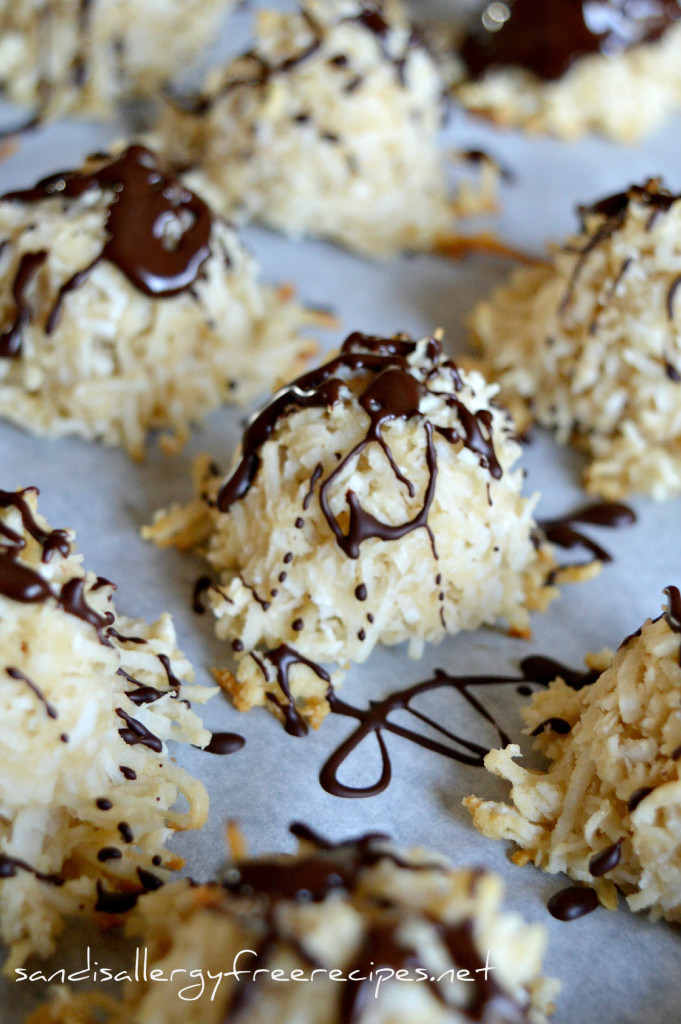 Triple Coconut Macaroons